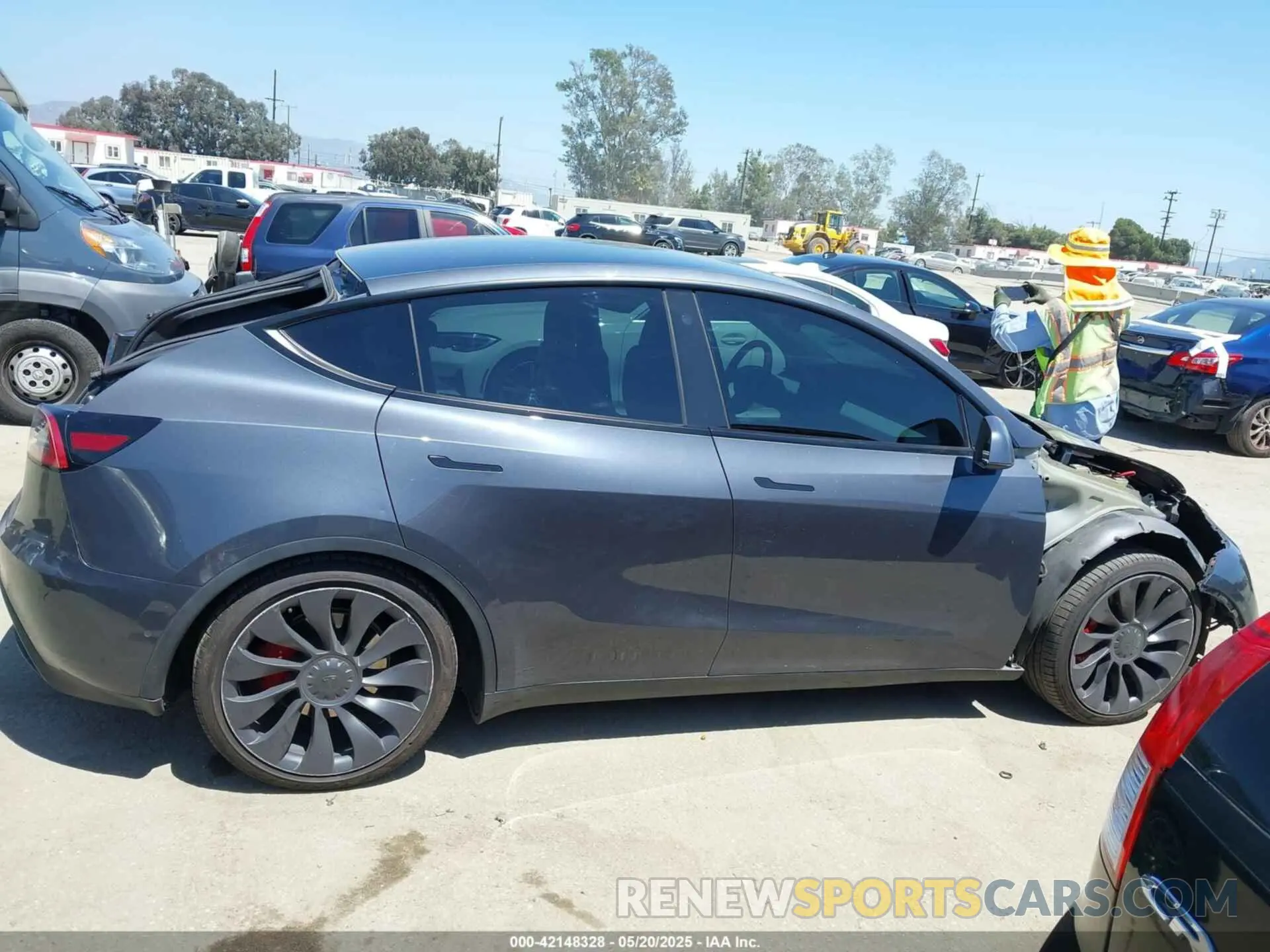 13 fotografías del automóvil dañado 5YJYGDEF9MF136847 TESLA MODEL Y 2021