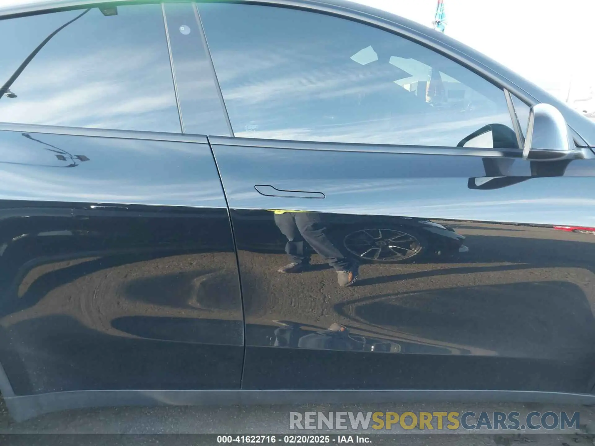13 fotografías del automóvil dañado 5YJYGDEFXMF215895 TESLA MODEL Y 2021