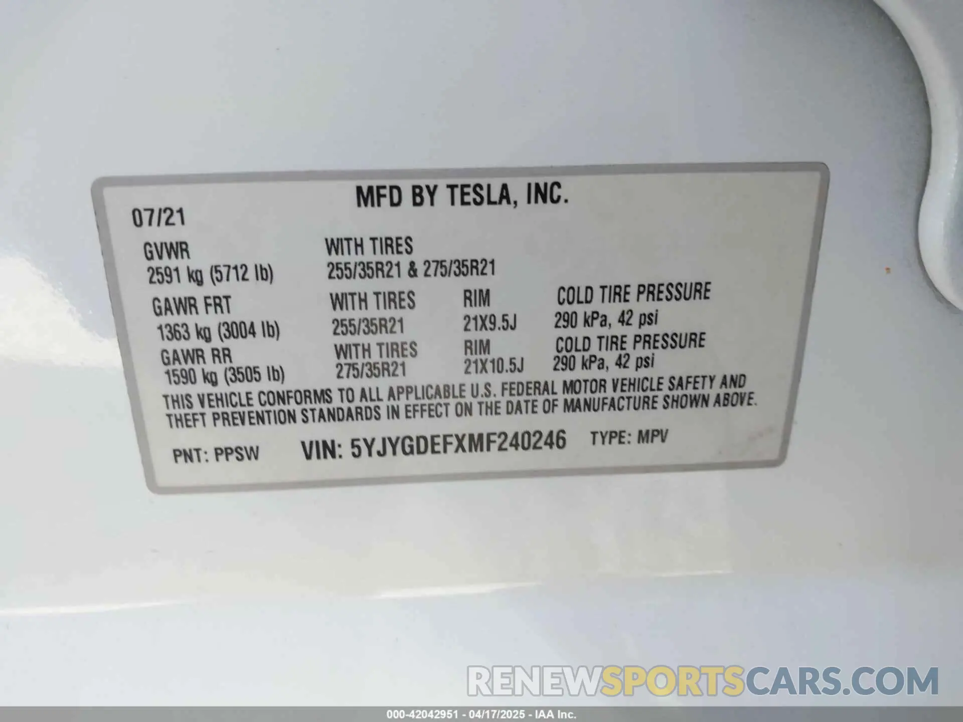 9 fotografías del automóvil dañado 5YJYGDEFXMF240246 TESLA MODEL Y 2021