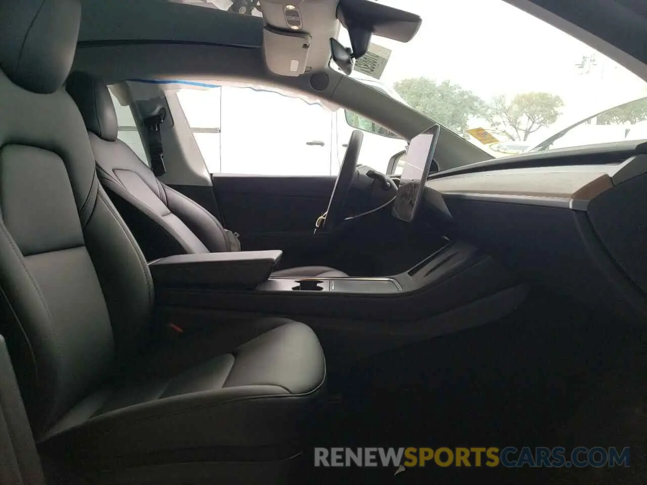 5 fotografías del automóvil dañado 5YJYGDEFXMF267463 TESLA MODEL Y 2021
