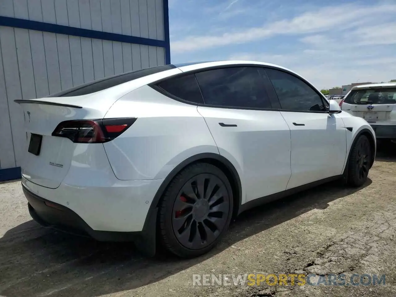 3 fotografías del automóvil dañado 5YJYGDEFXMF293903 TESLA MODEL Y 2021