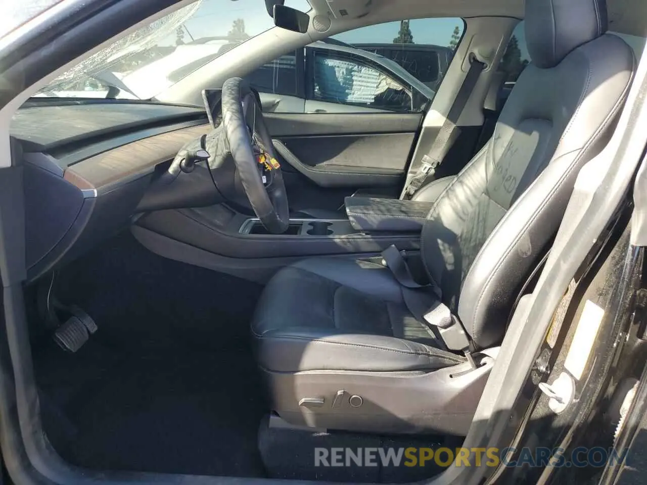 7 fotografías del automóvil dañado 7SAYGAEE0NF342603 TESLA MODEL Y 2022