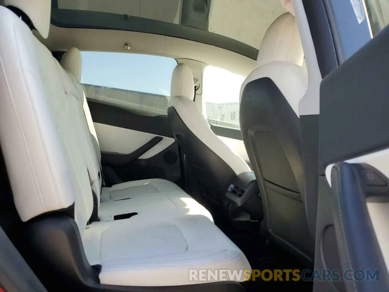 10 fotografías del automóvil dañado 7SAYGAEE0NF414044 TESLA MODEL Y 2022