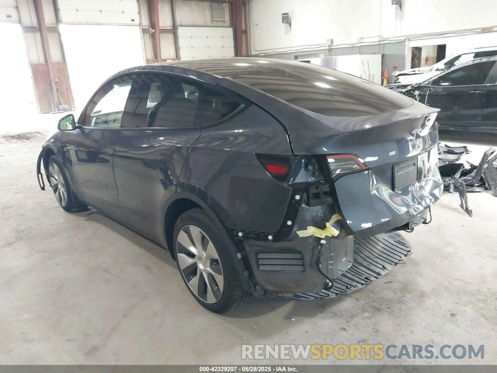 3 fotografías del automóvil dañado 7SAYGAEE0NF567801 TESLA MODEL Y 2022