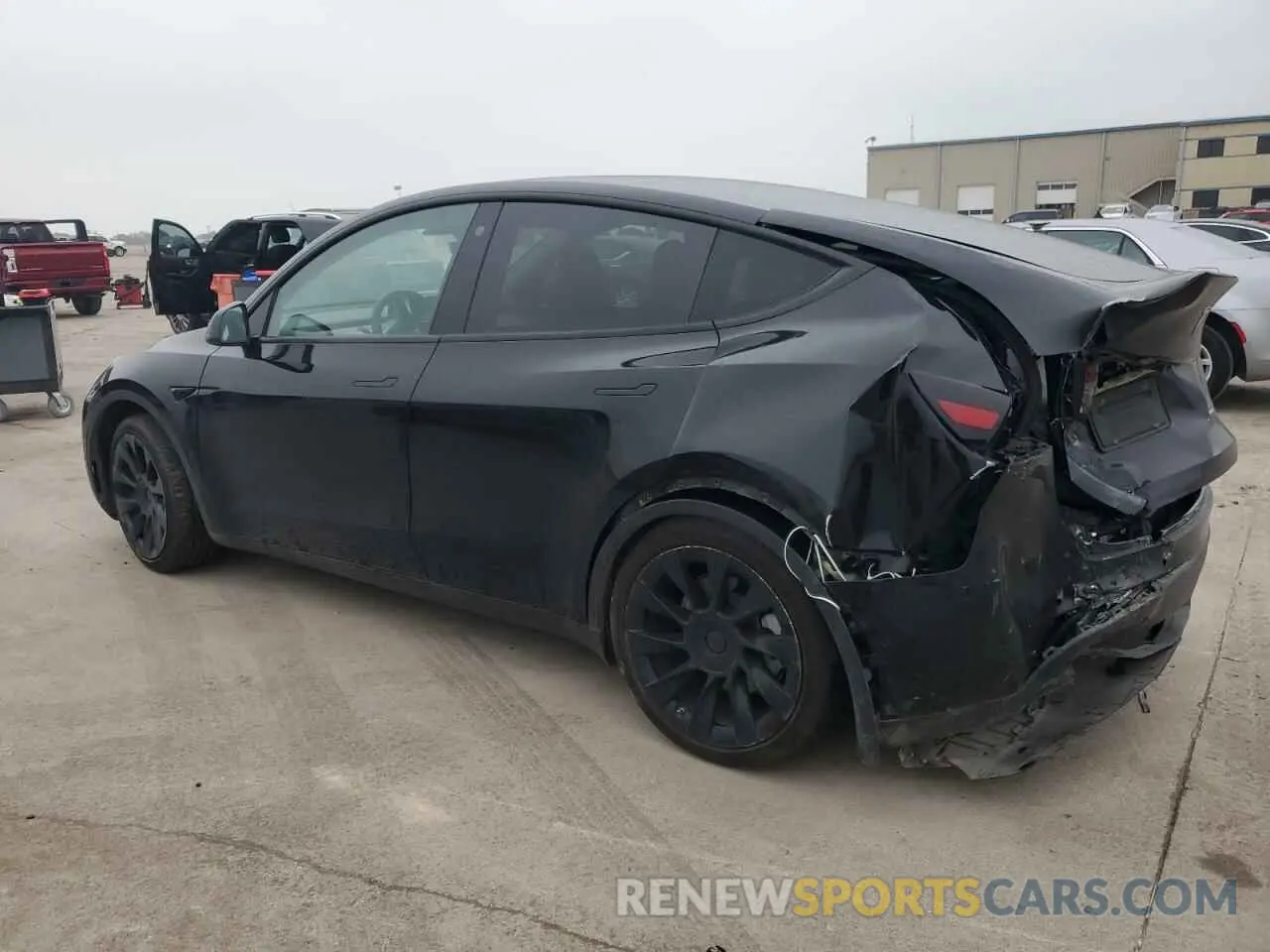 2 fotografías del automóvil dañado 7SAYGAEE1NF381491 TESLA MODEL Y 2022