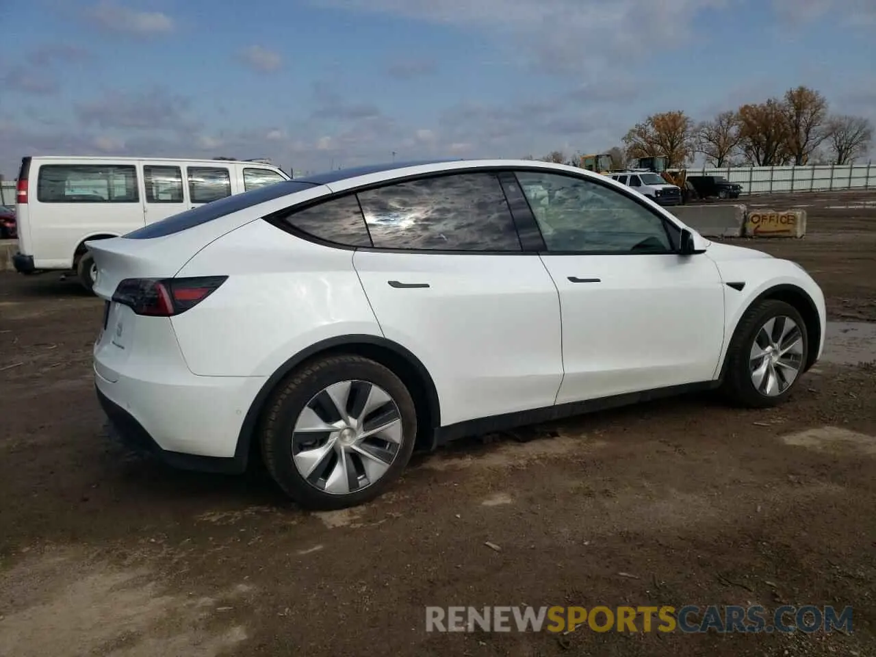 3 fotografías del automóvil dañado 7SAYGAEE1NF383449 TESLA MODEL Y 2022