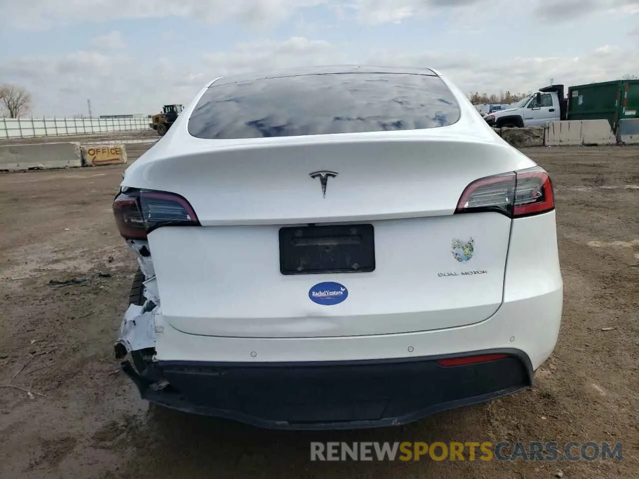 6 fotografías del automóvil dañado 7SAYGAEE1NF383449 TESLA MODEL Y 2022