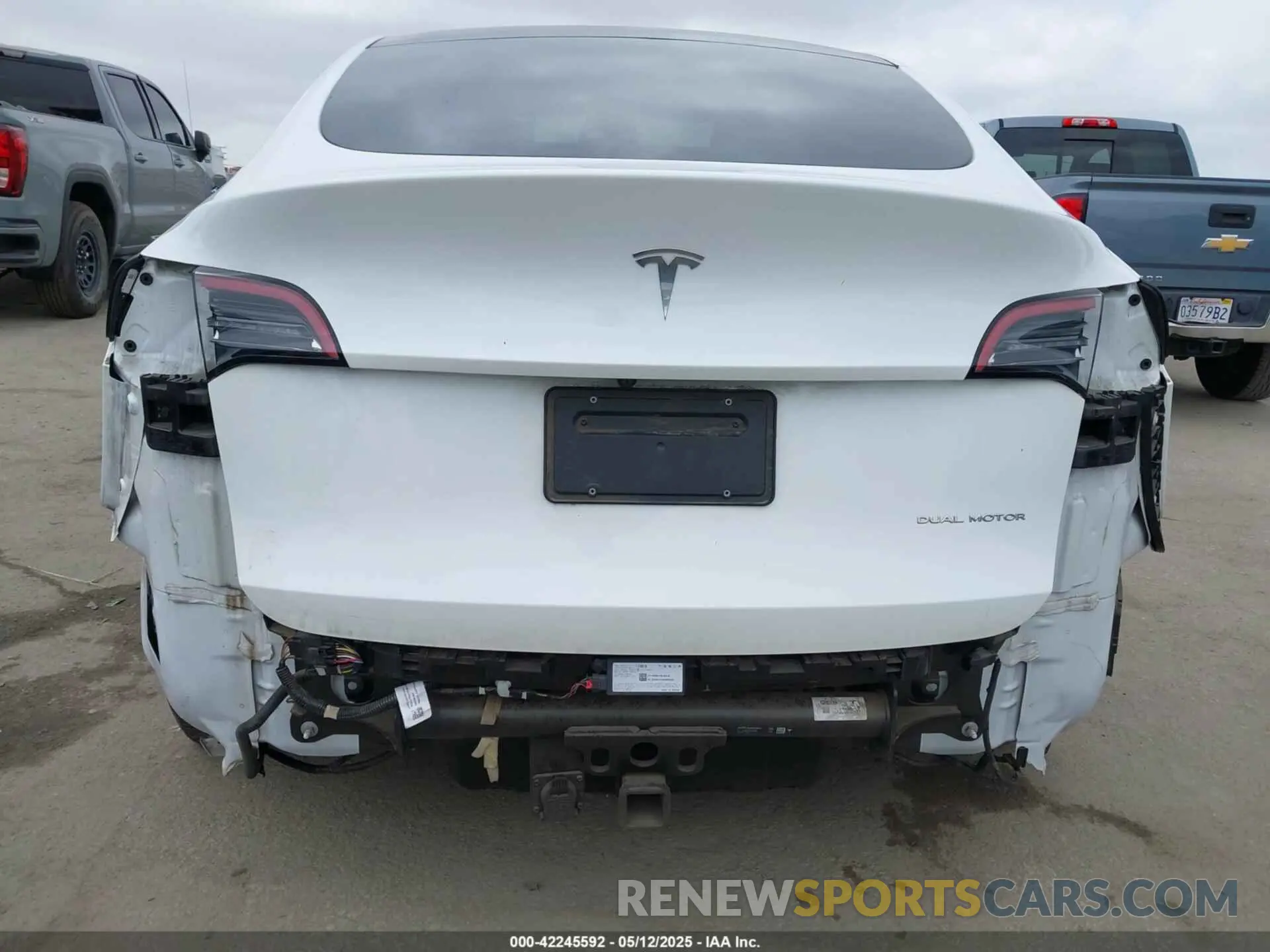 20 fotografías del automóvil dañado 7SAYGAEE1NF402341 TESLA MODEL Y 2022