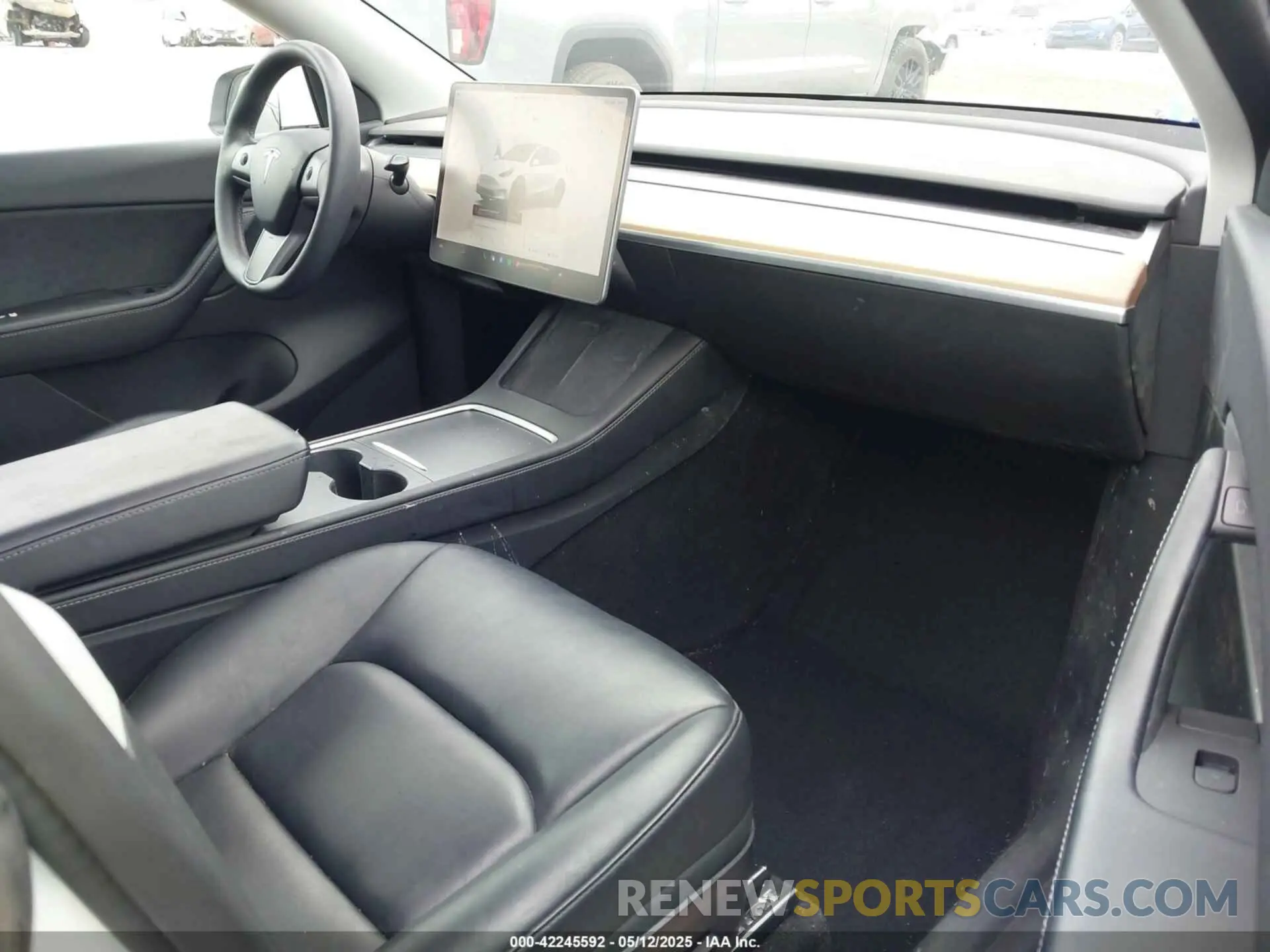 5 fotografías del automóvil dañado 7SAYGAEE1NF402341 TESLA MODEL Y 2022