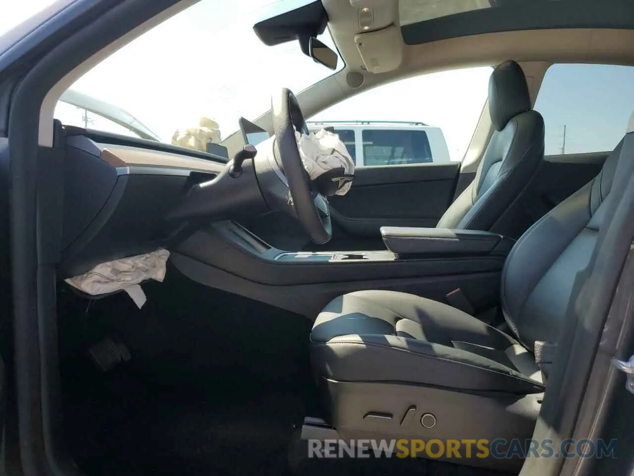 7 fotografías del automóvil dañado 7SAYGAEE1NF486077 TESLA MODEL Y 2022