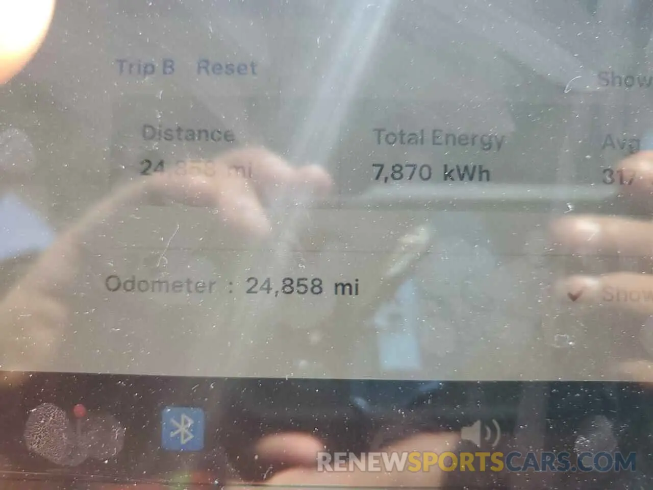 9 fotografías del automóvil dañado 7SAYGAEE1NF486077 TESLA MODEL Y 2022