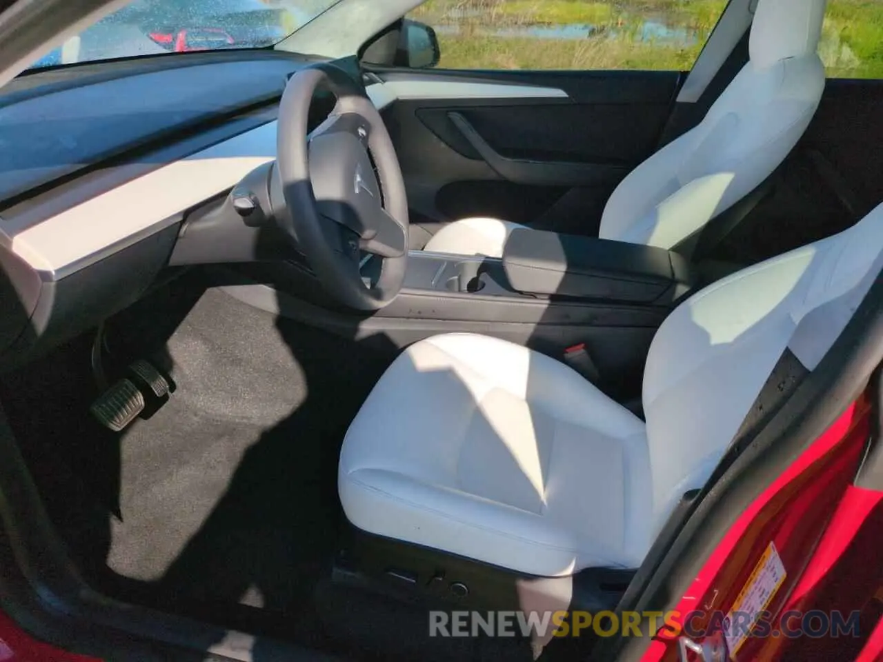 7 fotografías del automóvil dañado 7SAYGAEE1NF538081 TESLA MODEL Y 2022