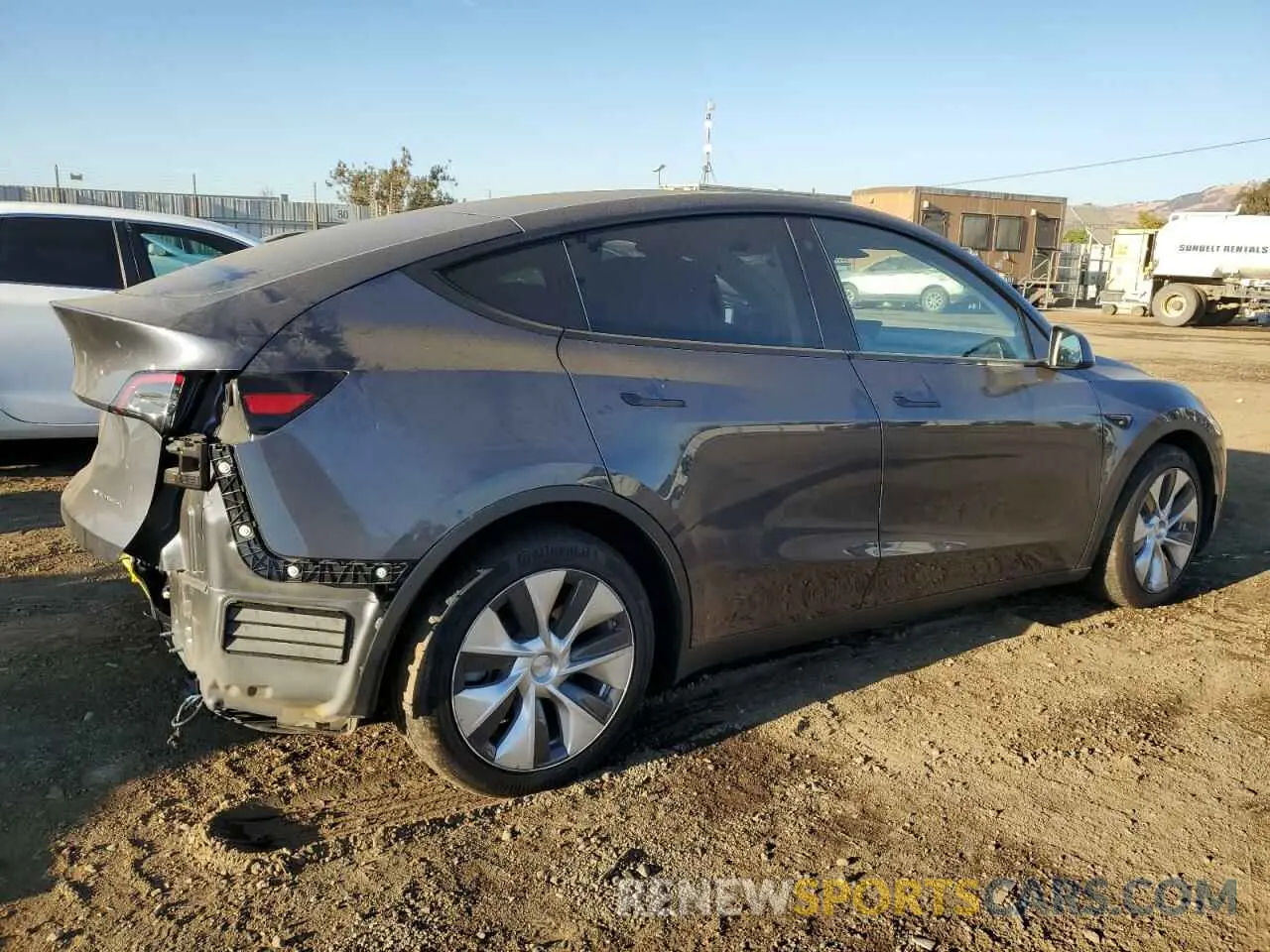 3 fotografías del automóvil dañado 7SAYGAEE2NF364179 TESLA MODEL Y 2022