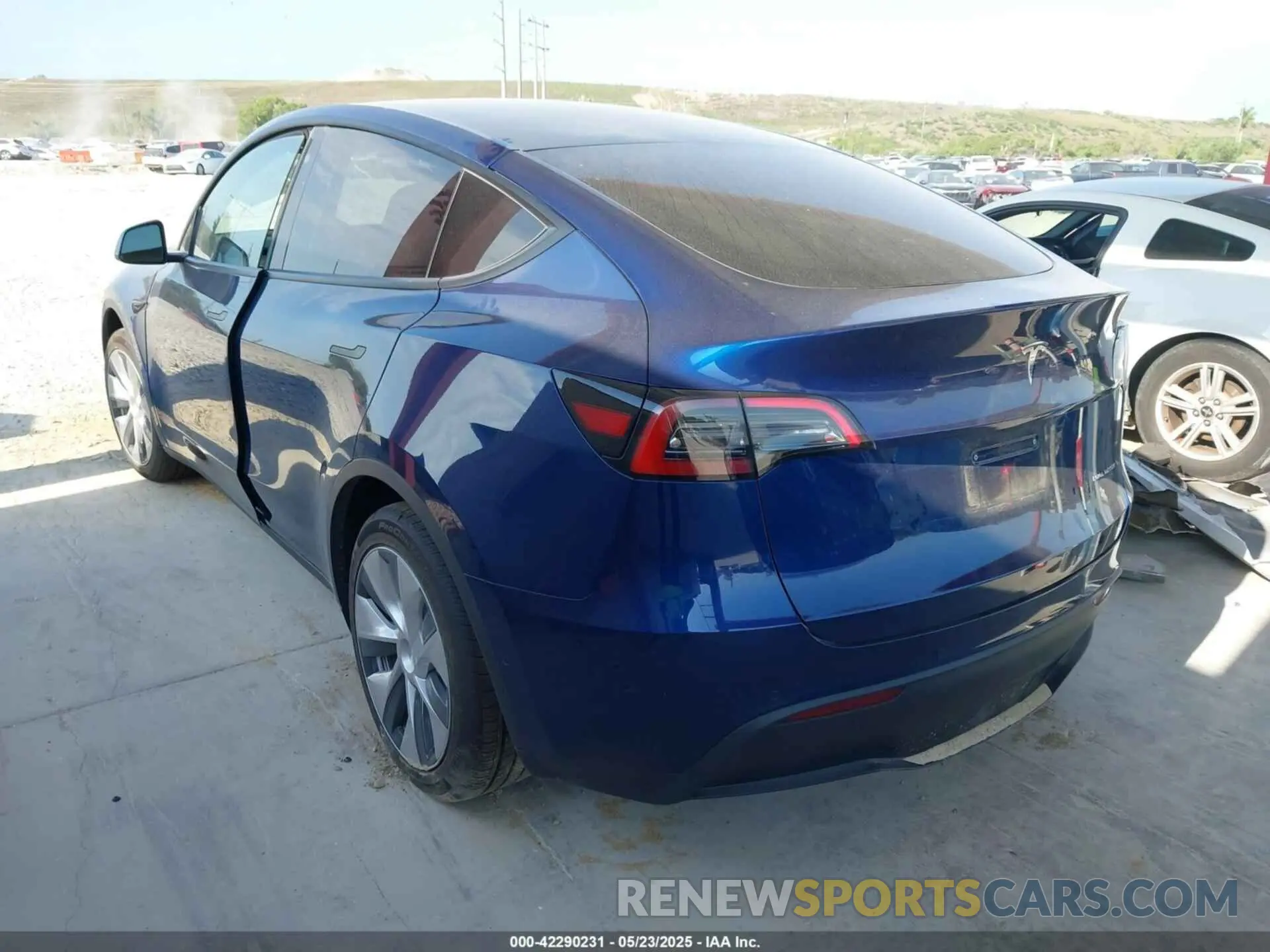 3 fotografías del automóvil dañado 7SAYGAEE2NF364733 TESLA MODEL Y 2022