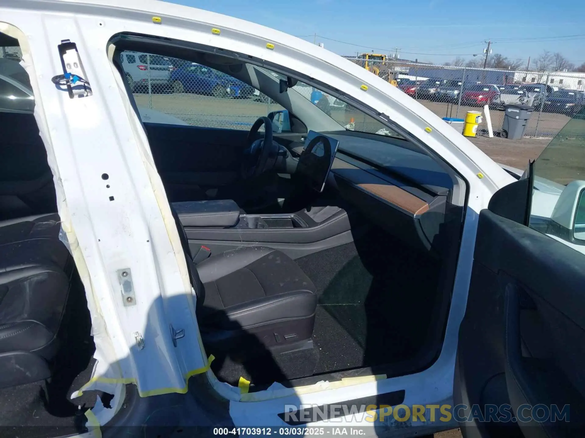 5 fotografías del automóvil dañado 7SAYGAEE3NF337220 TESLA MODEL Y 2022