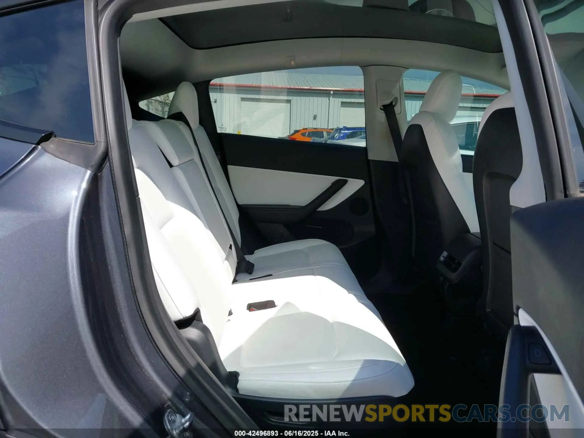 8 fotografías del automóvil dañado 7SAYGAEE3NF359220 TESLA MODEL Y 2022
