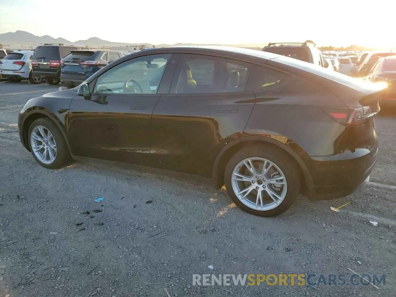 2 fotografías del automóvil dañado 7SAYGAEE3NF542388 TESLA MODEL Y 2022