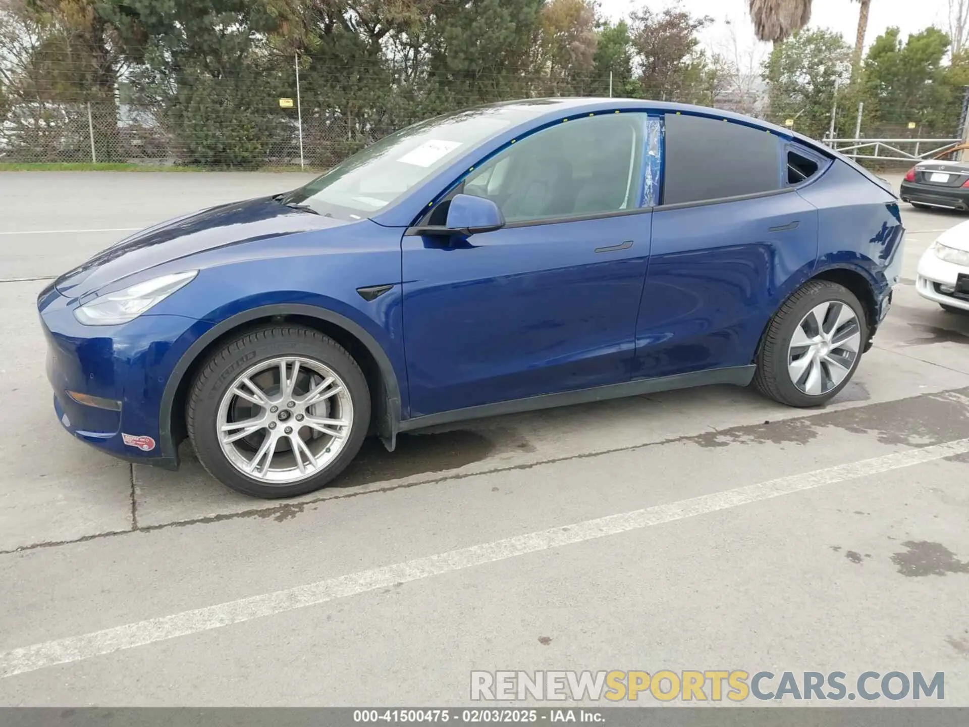 2 fotografías del automóvil dañado 7SAYGAEE3NF573141 TESLA MODEL Y 2022