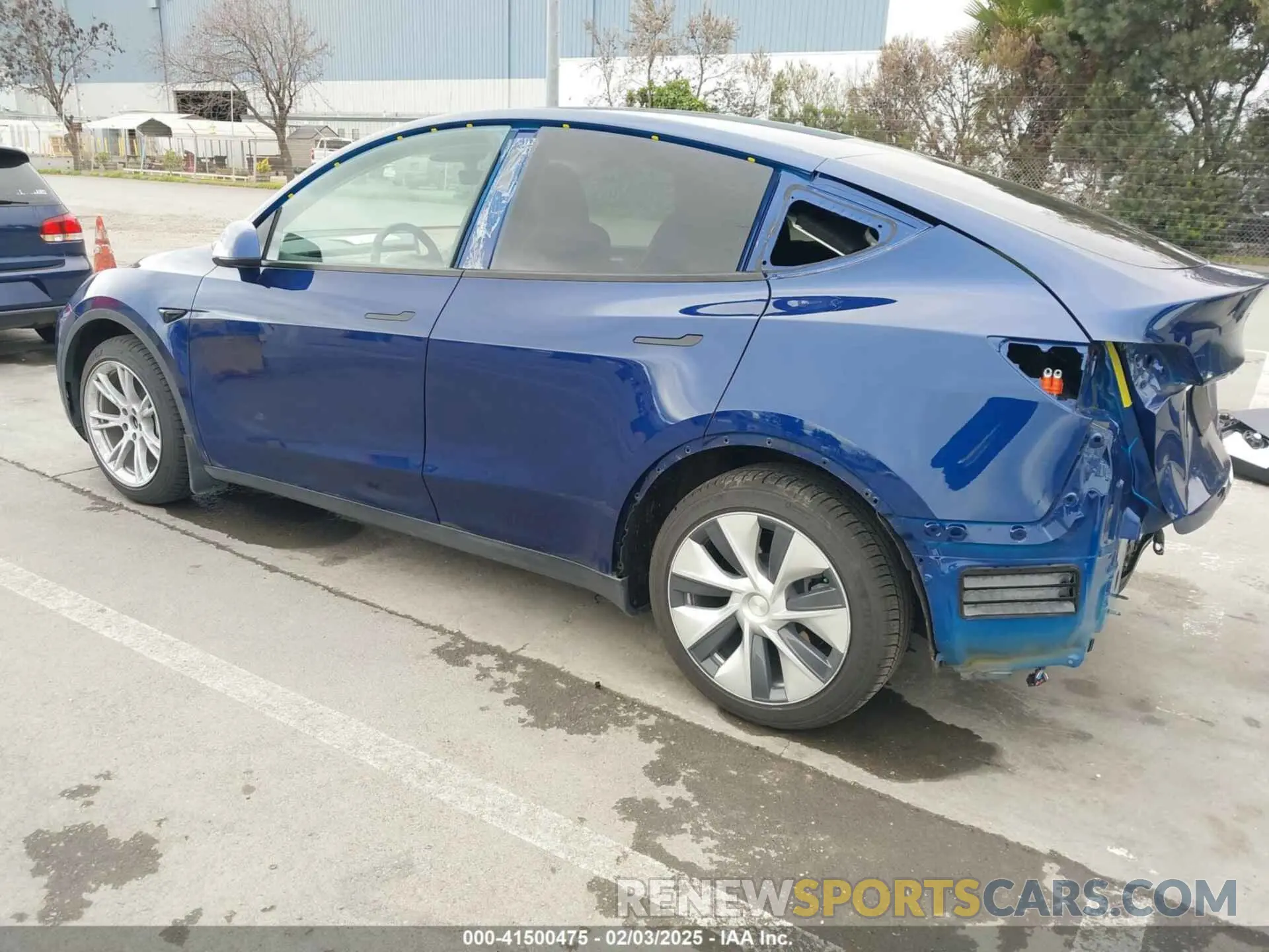 3 fotografías del automóvil dañado 7SAYGAEE3NF573141 TESLA MODEL Y 2022