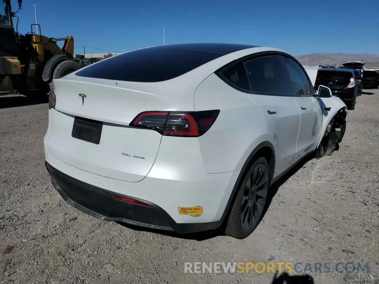 4 fotografías del automóvil dañado 7SAYGAEE4NF315310 TESLA MODEL Y 2022