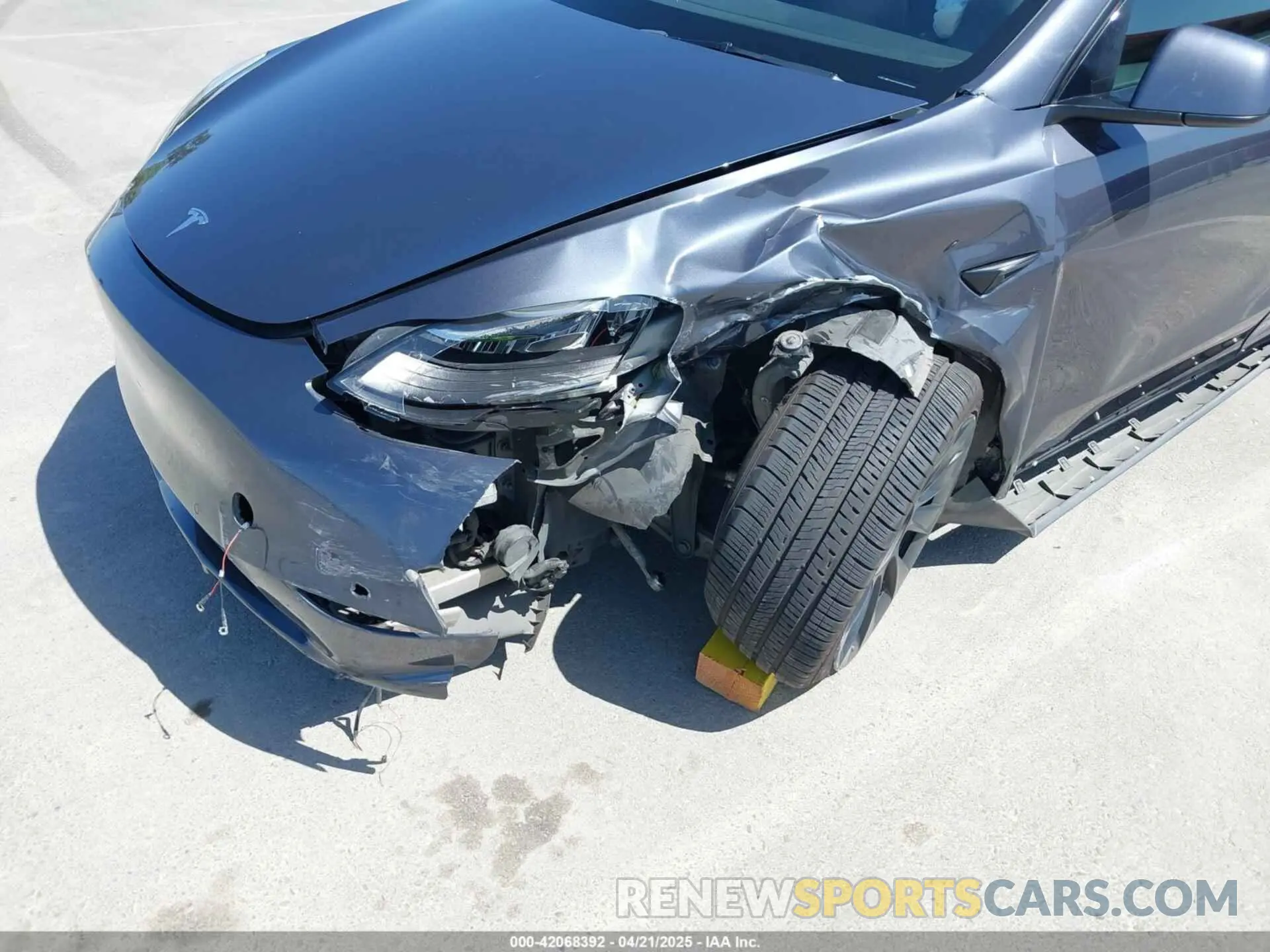 6 fotografías del automóvil dañado 7SAYGAEE4NF341230 TESLA MODEL Y 2022