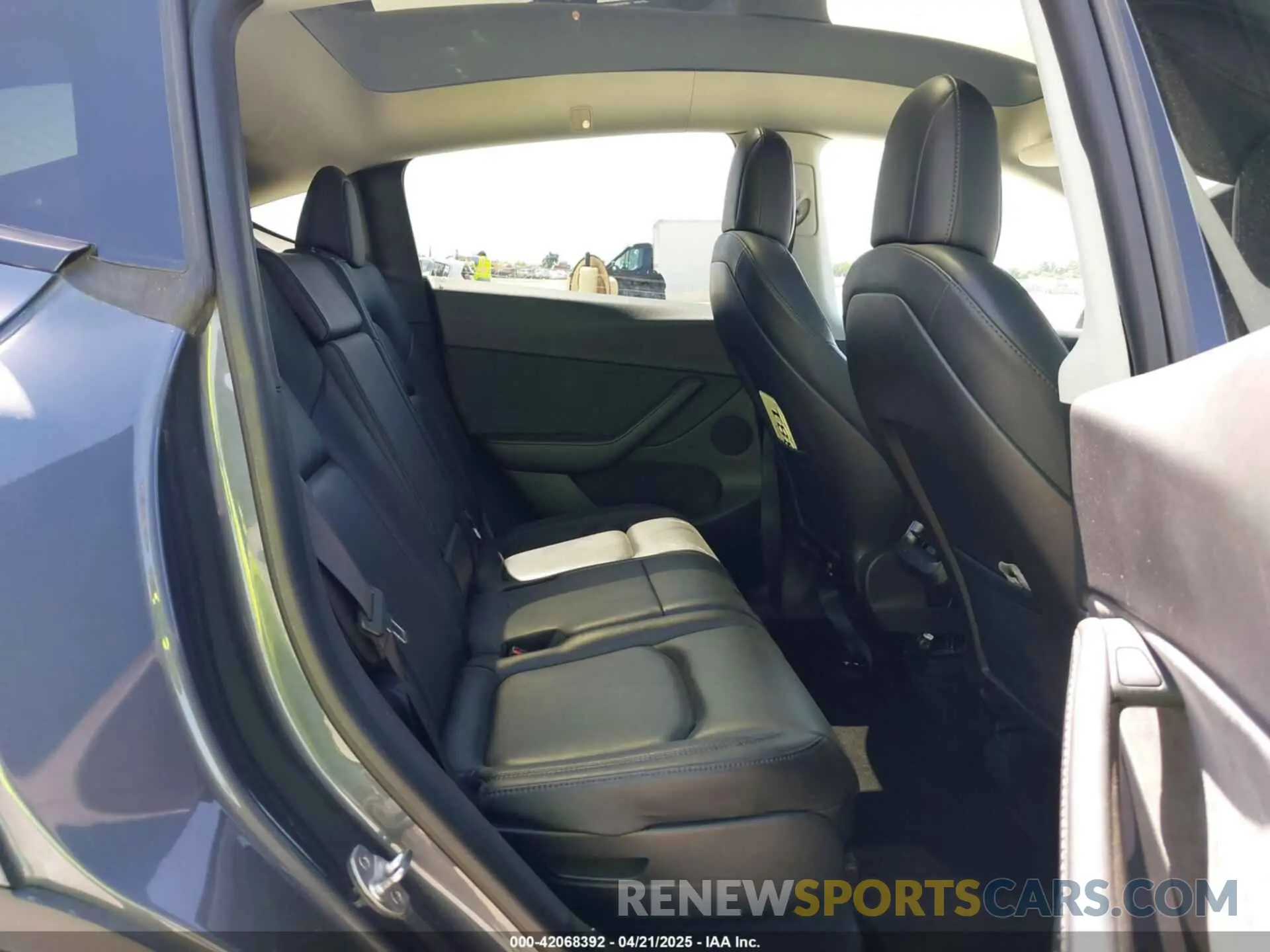 8 fotografías del automóvil dañado 7SAYGAEE4NF341230 TESLA MODEL Y 2022