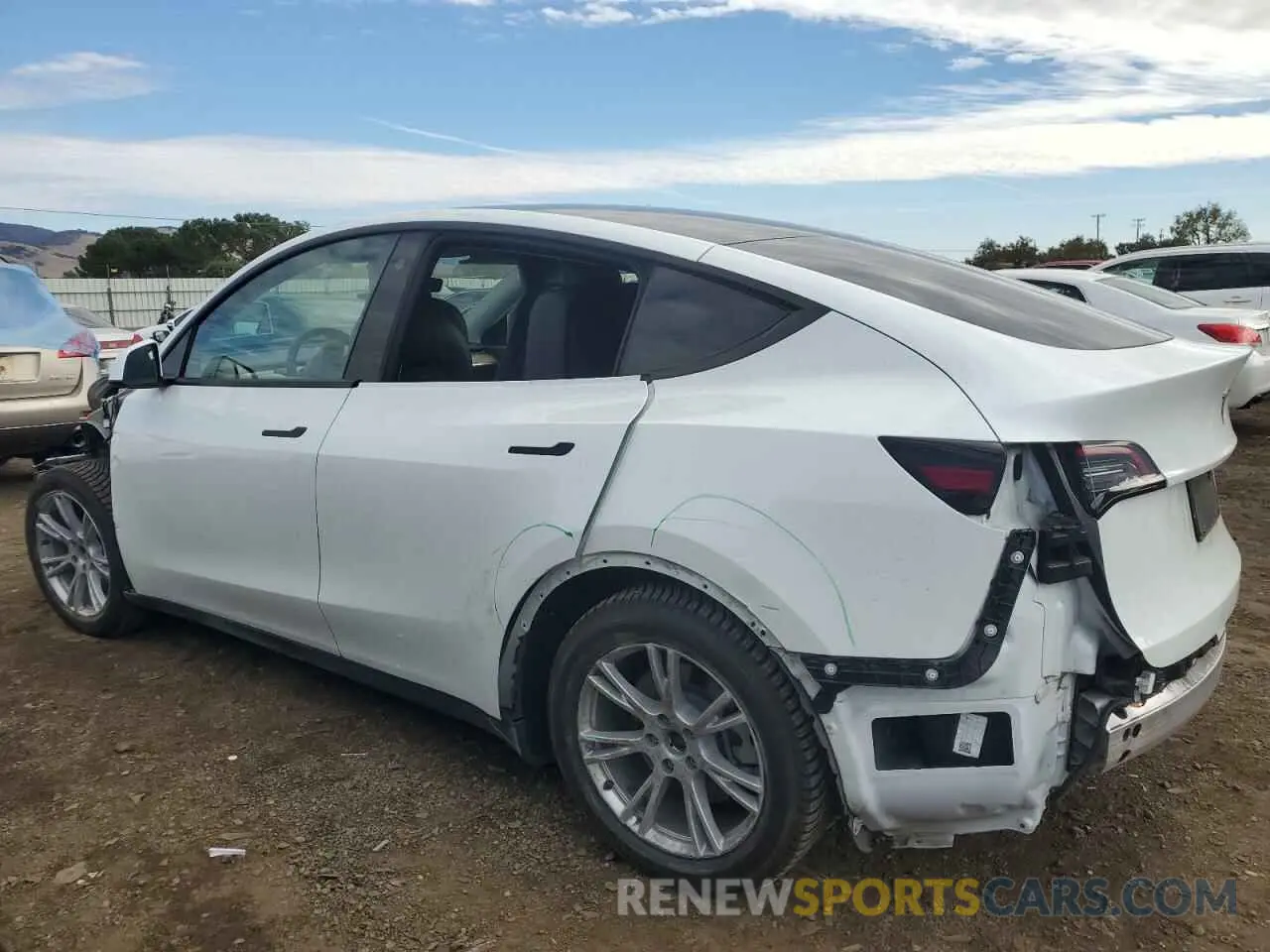 2 fotografías del automóvil dañado 7SAYGAEE4NF362899 TESLA MODEL Y 2022