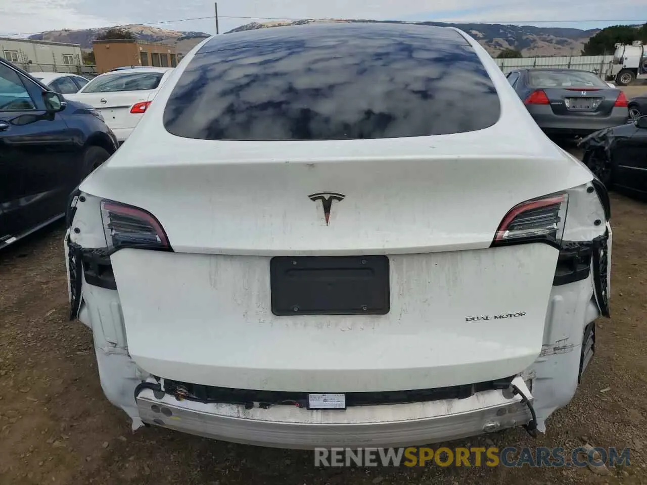 6 fotografías del automóvil dañado 7SAYGAEE4NF362899 TESLA MODEL Y 2022