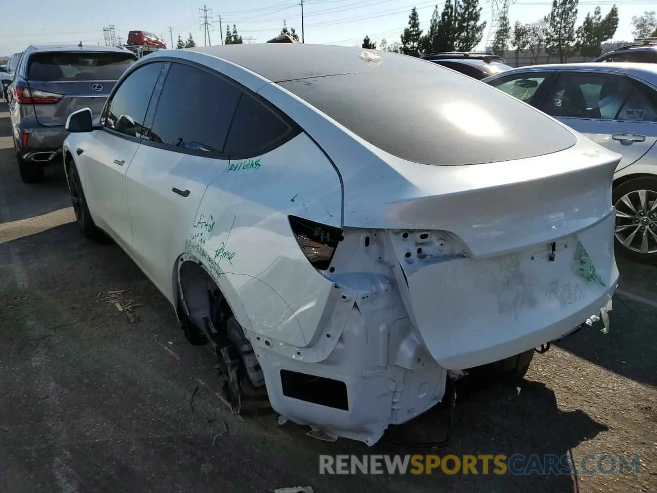 3 fotografías del automóvil dañado 7SAYGAEE4NF466258 TESLA MODEL Y 2022