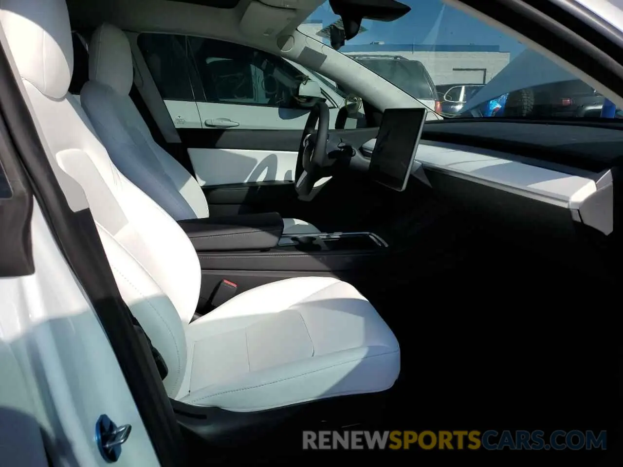 5 fotografías del automóvil dañado 7SAYGAEE4NF466258 TESLA MODEL Y 2022