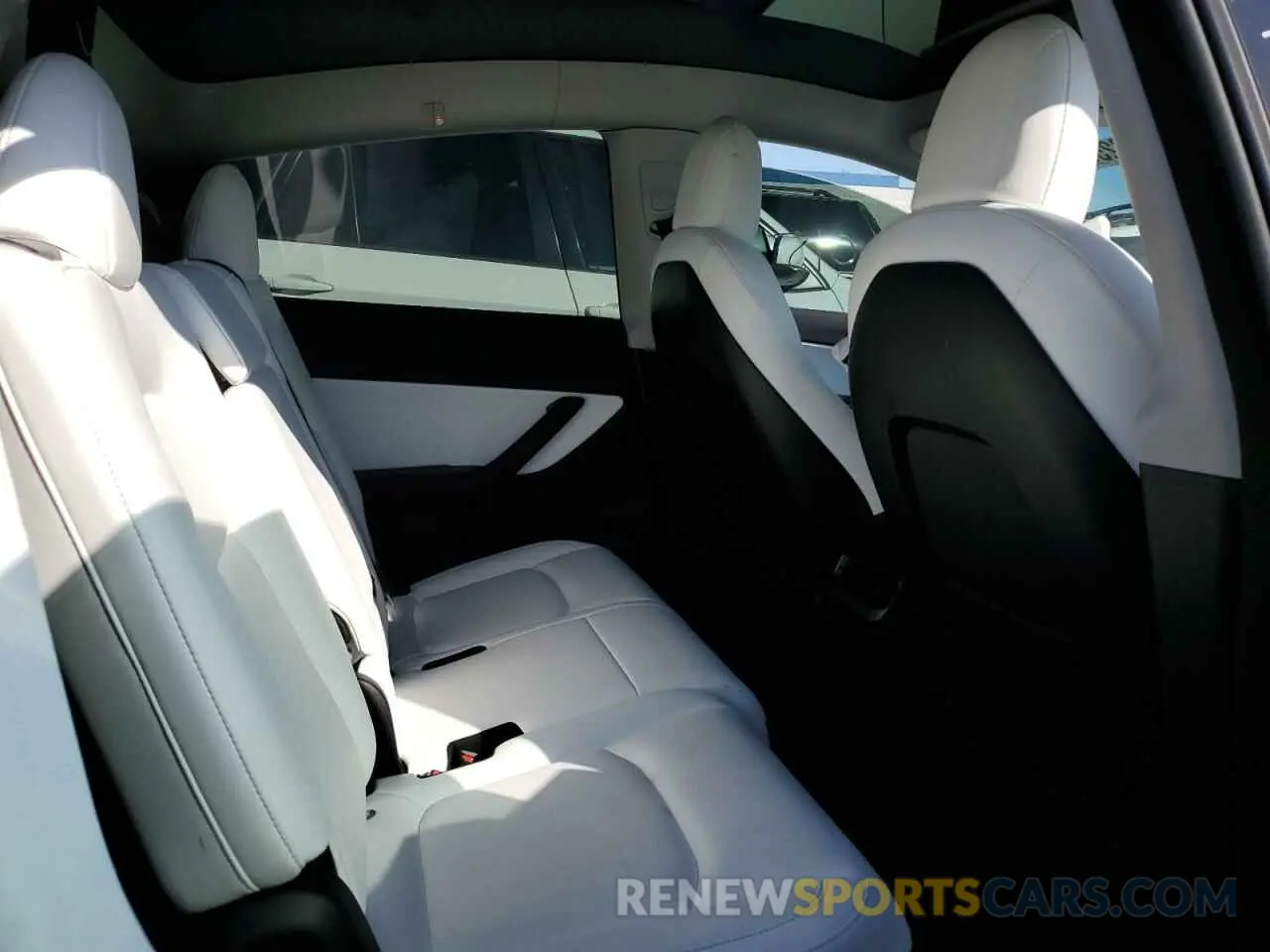 6 fotografías del automóvil dañado 7SAYGAEE4NF466258 TESLA MODEL Y 2022