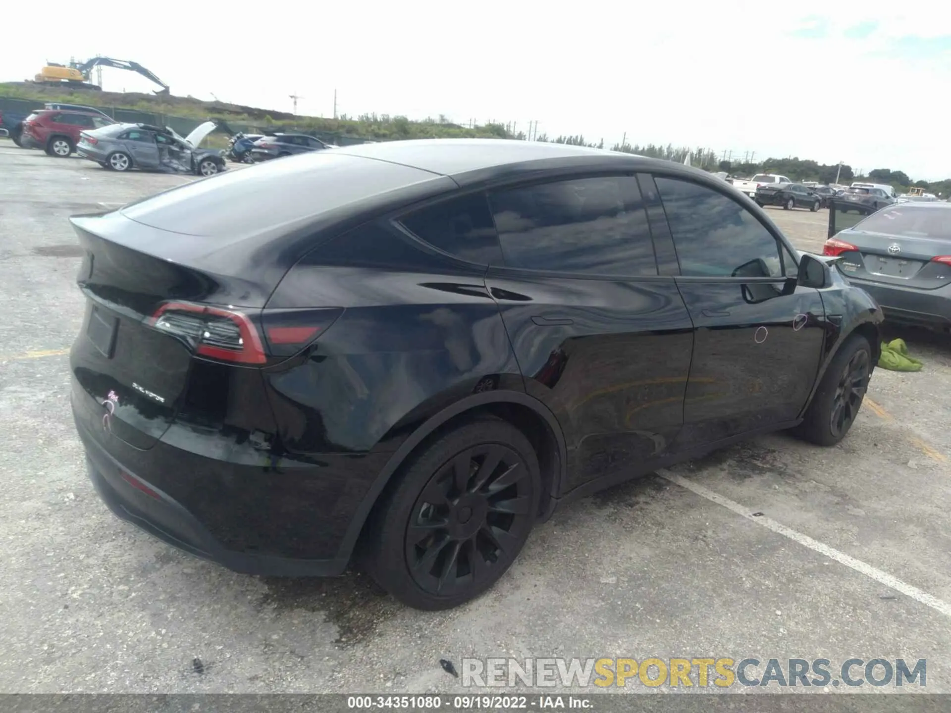 4 fotografías del automóvil dañado 7SAYGAEE5NF309094 TESLA MODEL Y 2022