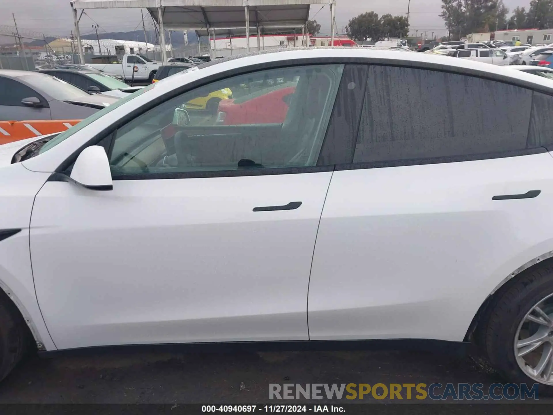 15 fotografías del automóvil dañado 7SAYGAEE5NF553411 TESLA MODEL Y 2022