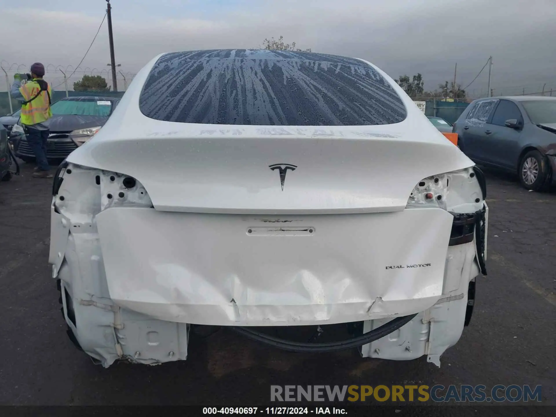 17 fotografías del automóvil dañado 7SAYGAEE5NF553411 TESLA MODEL Y 2022