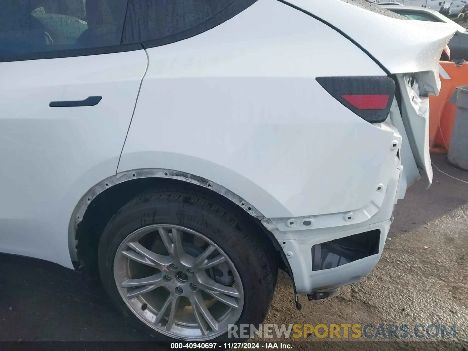 20 fotografías del automóvil dañado 7SAYGAEE5NF553411 TESLA MODEL Y 2022