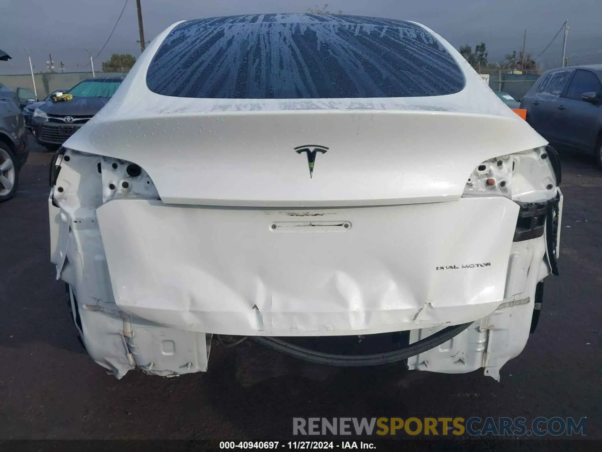 6 fotografías del automóvil dañado 7SAYGAEE5NF553411 TESLA MODEL Y 2022