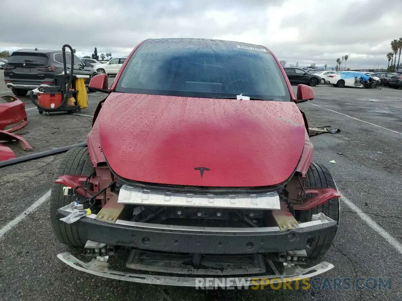 5 fotografías del automóvil dañado 7SAYGAEE6NF348163 TESLA MODEL Y 2022