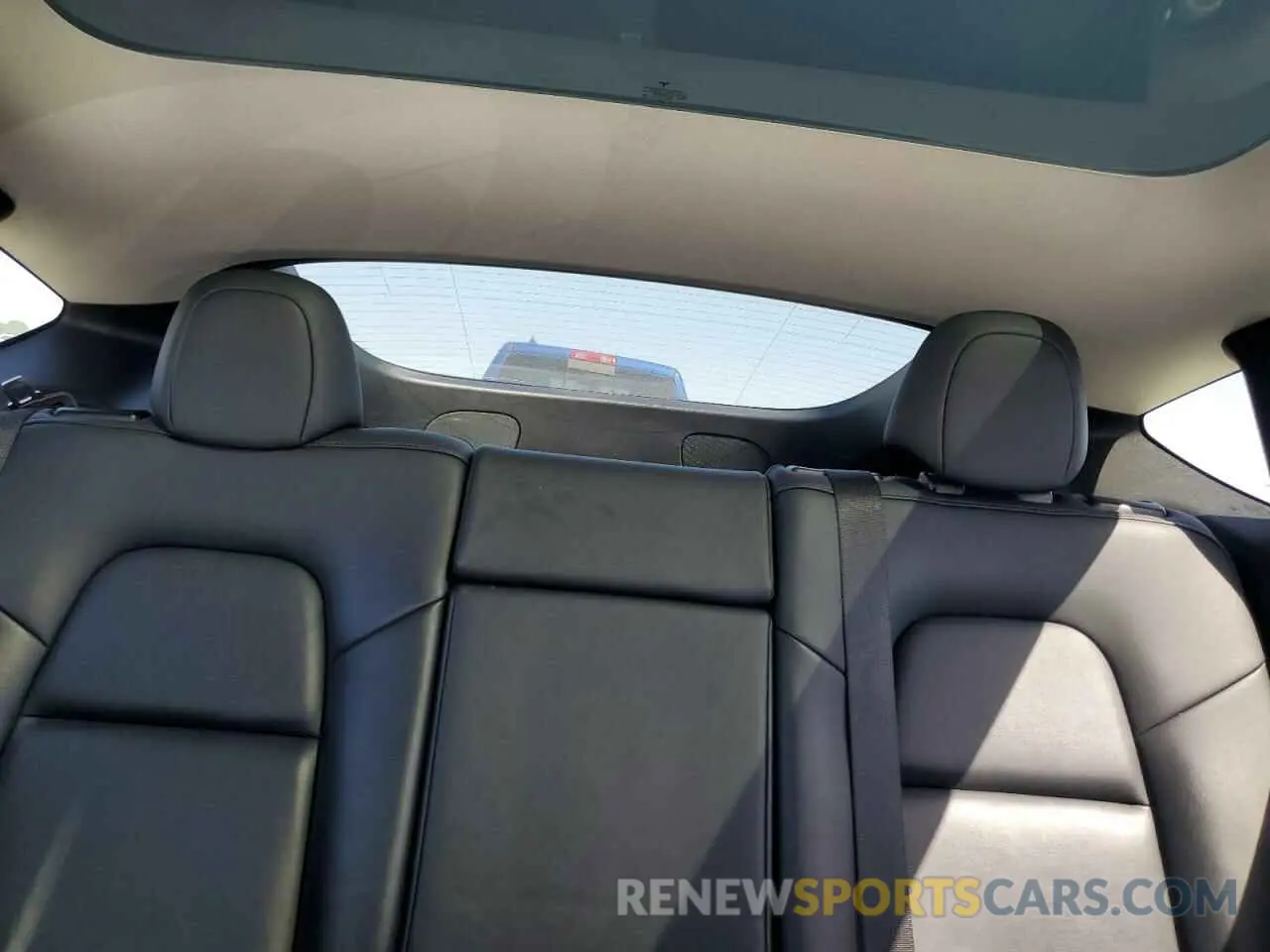10 fotografías del automóvil dañado 7SAYGAEE6NF492070 TESLA MODEL Y 2022