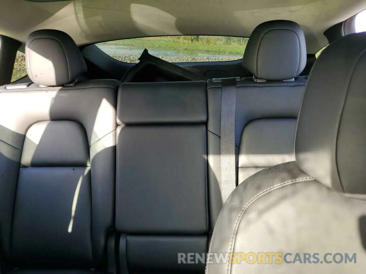 10 fotografías del automóvil dañado 7SAYGAEE6NF576132 TESLA MODEL Y 2022