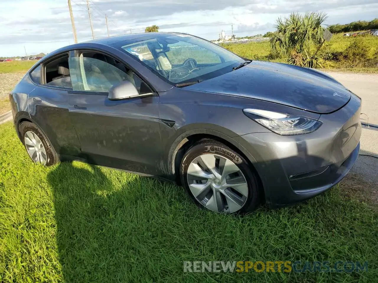 4 fotografías del automóvil dañado 7SAYGAEE6NF576132 TESLA MODEL Y 2022