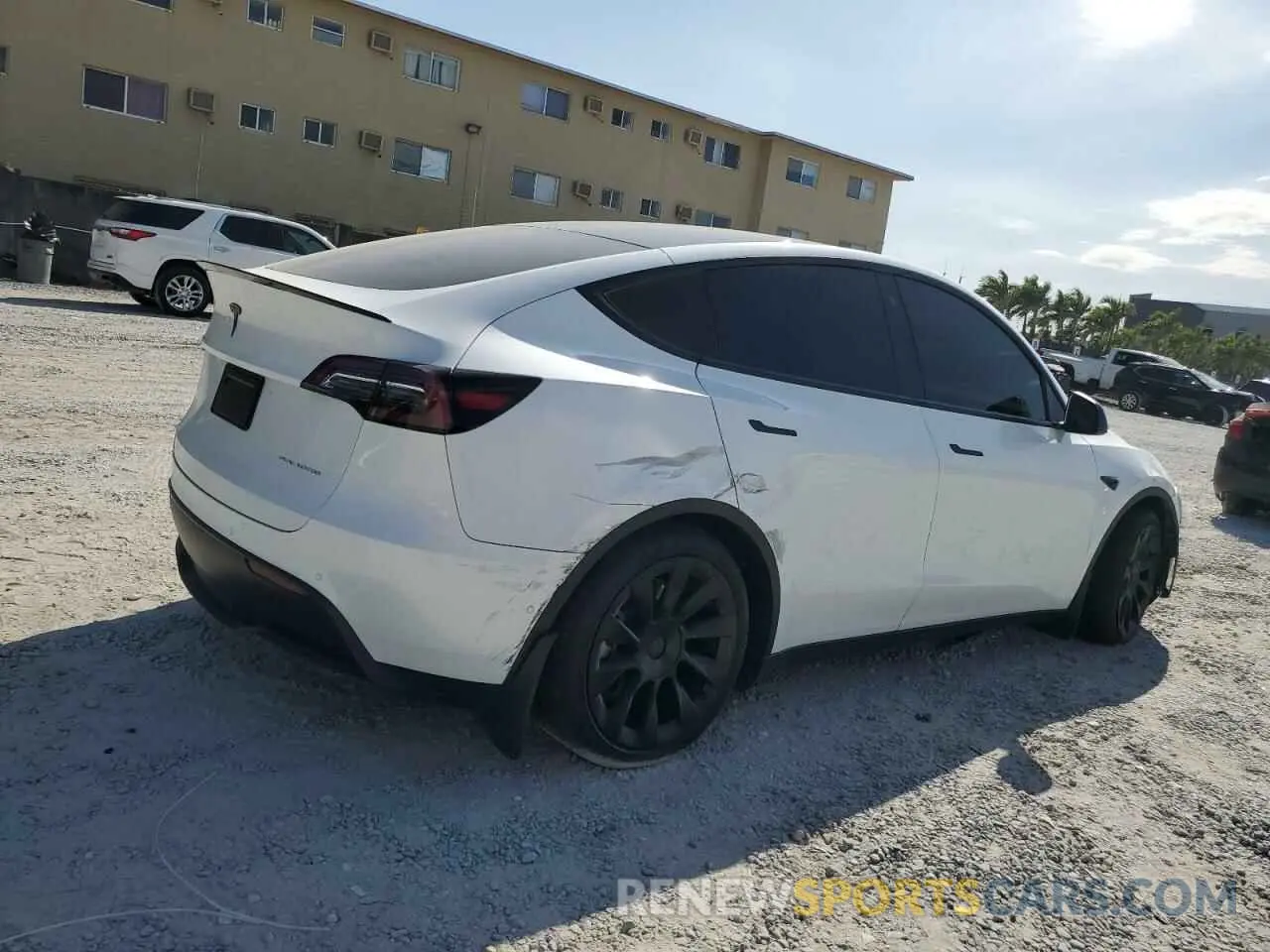 3 fotografías del automóvil dañado 7SAYGAEE7NF348088 TESLA MODEL Y 2022