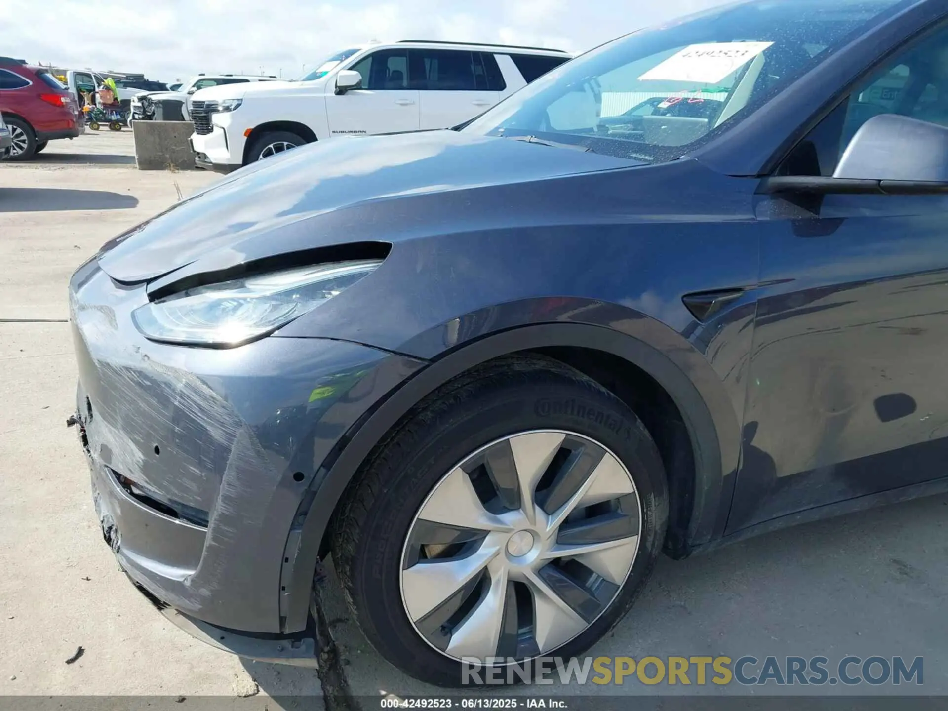 11 fotografías del automóvil dañado 7SAYGAEE7NF389319 TESLA MODEL Y 2022