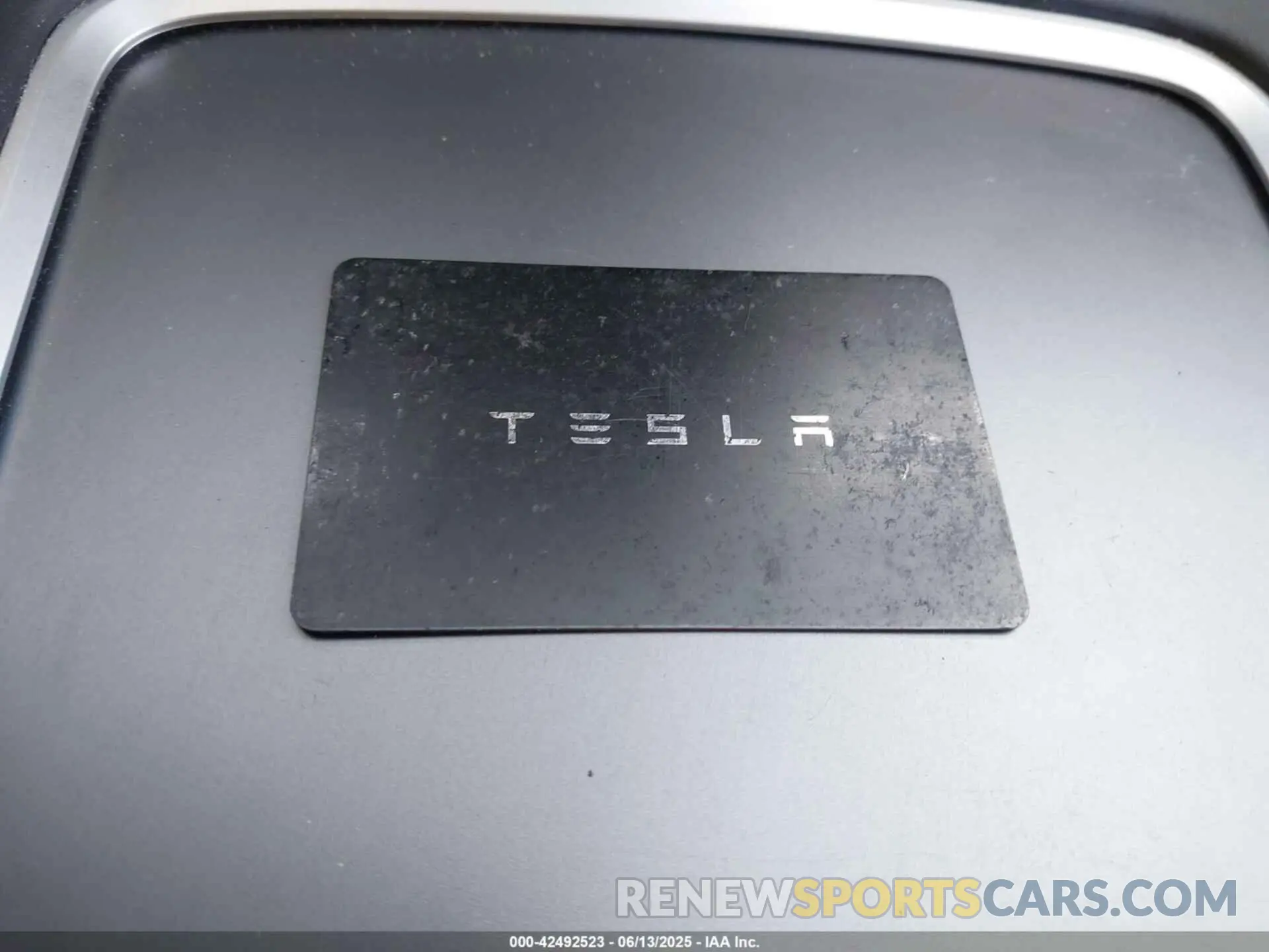 9 fotografías del automóvil dañado 7SAYGAEE7NF389319 TESLA MODEL Y 2022
