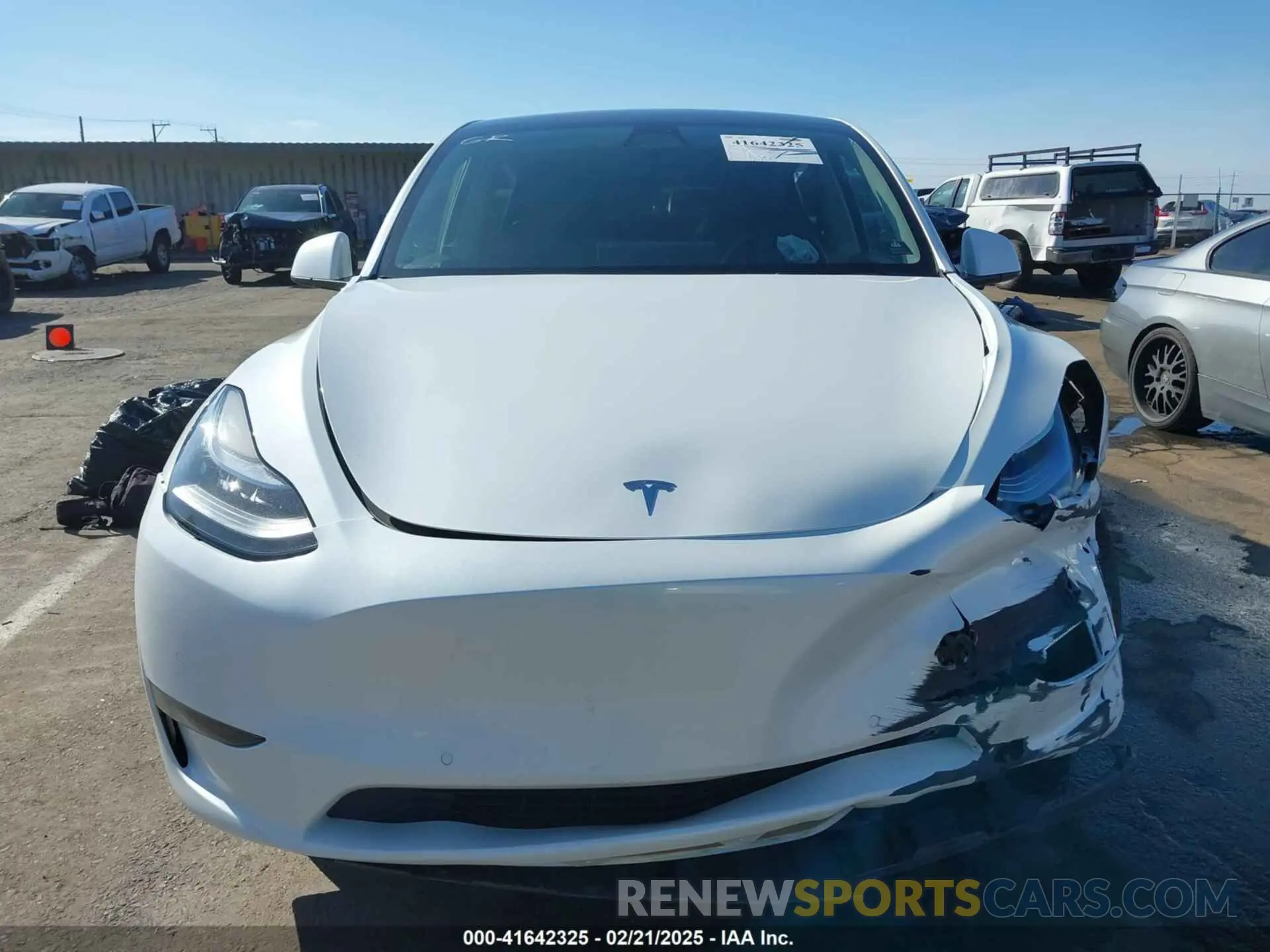 11 fotografías del automóvil dañado 7SAYGAEE8NF367040 TESLA MODEL Y 2022