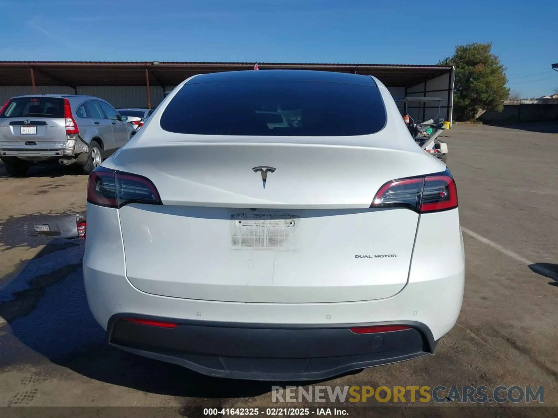15 fotografías del automóvil dañado 7SAYGAEE8NF367040 TESLA MODEL Y 2022