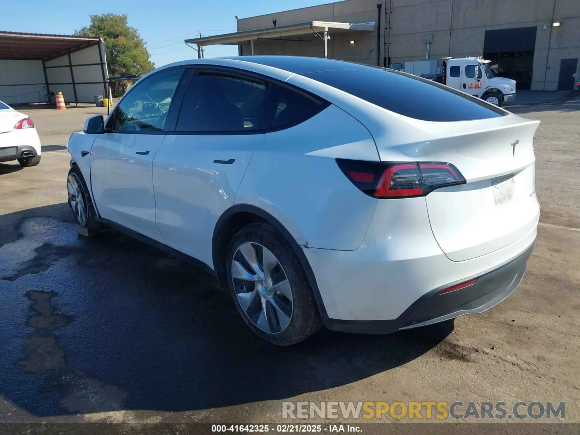 3 fotografías del automóvil dañado 7SAYGAEE8NF367040 TESLA MODEL Y 2022