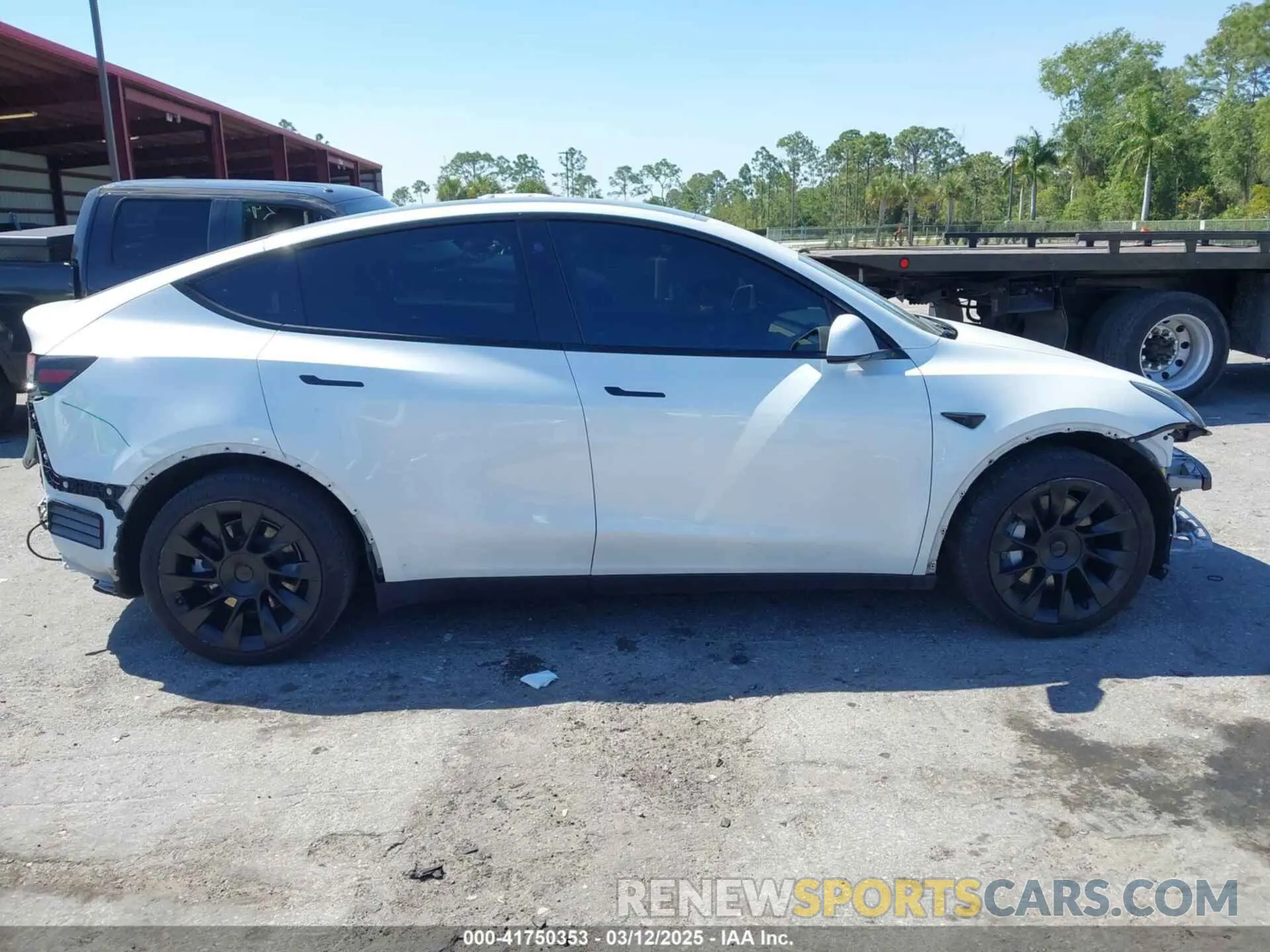 13 fotografías del automóvil dañado 7SAYGAEE8NF431786 TESLA MODEL Y 2022