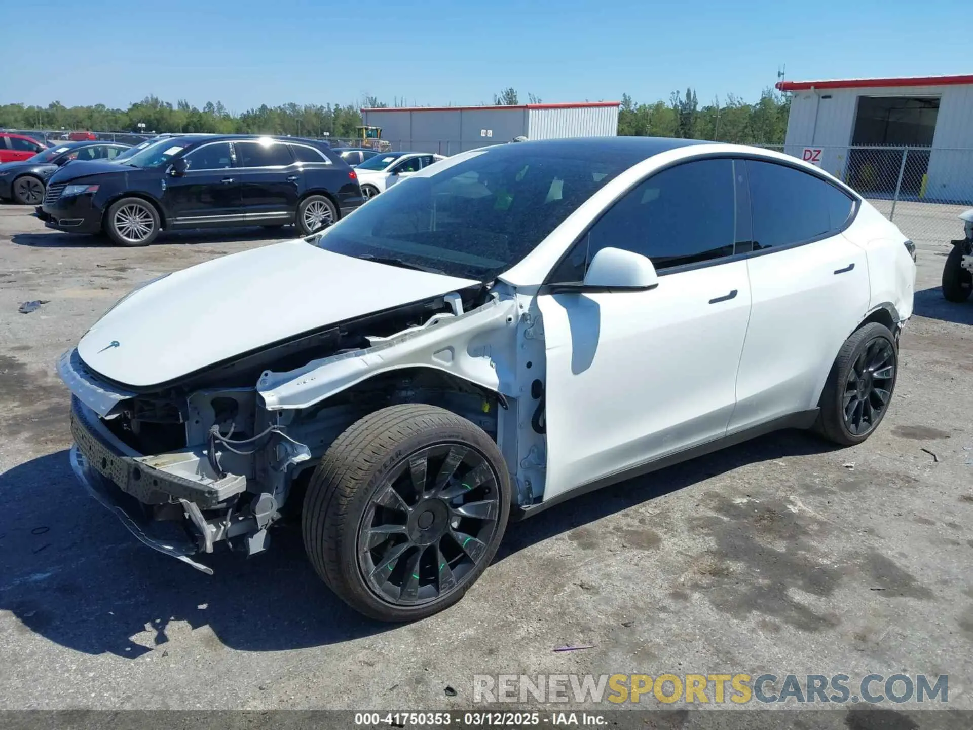 2 fotografías del automóvil dañado 7SAYGAEE8NF431786 TESLA MODEL Y 2022