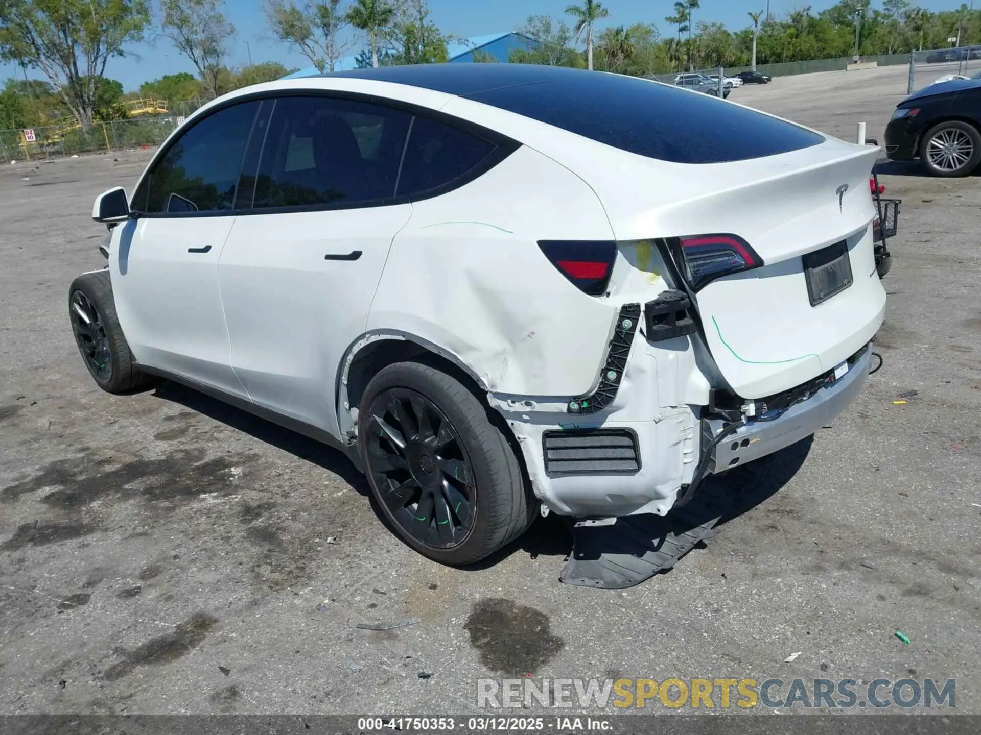 3 fotografías del automóvil dañado 7SAYGAEE8NF431786 TESLA MODEL Y 2022