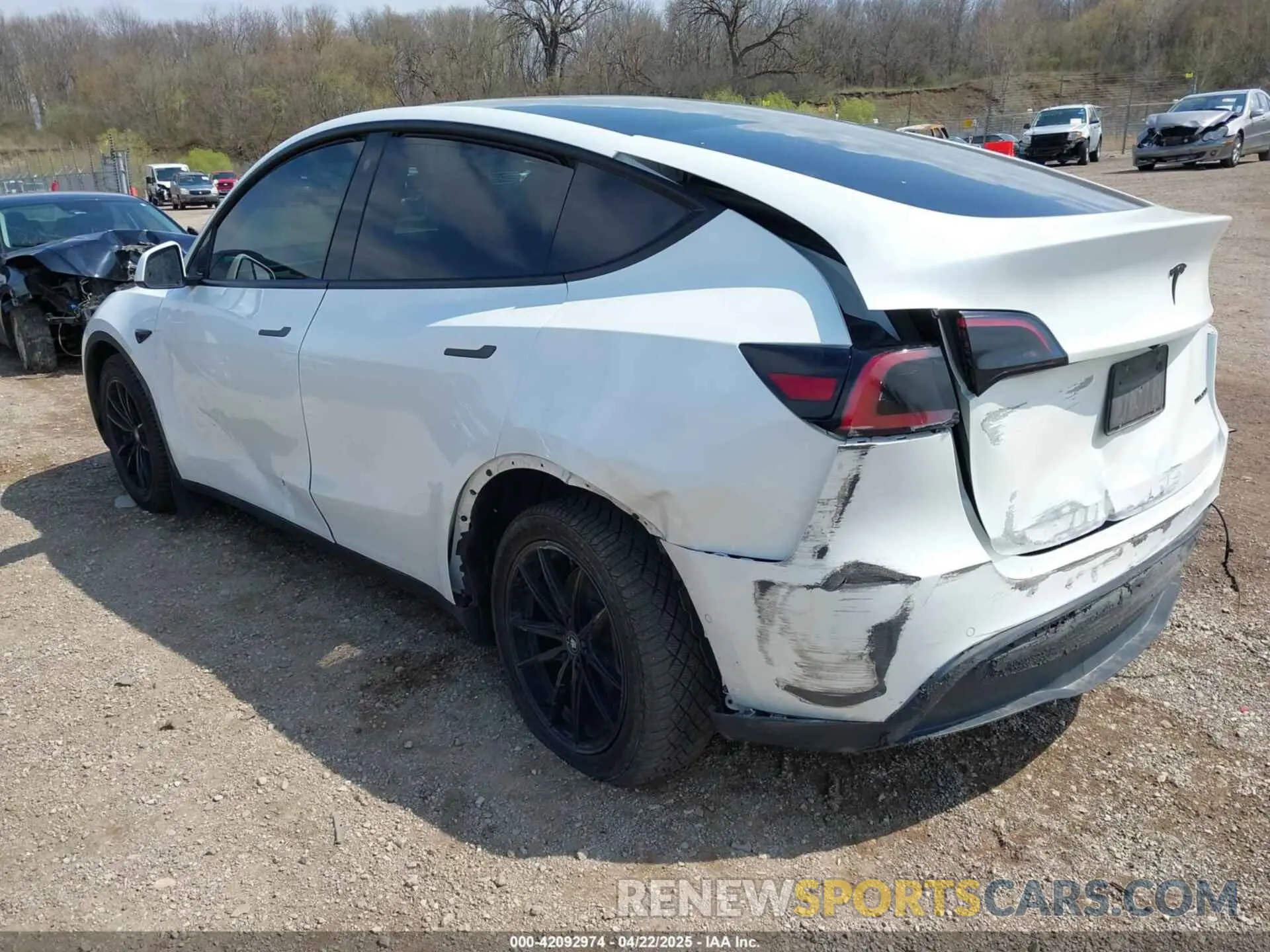 3 fotografías del automóvil dañado 7SAYGAEE8NF547845 TESLA MODEL Y 2022